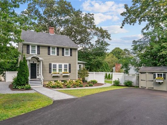 97 Cowesett Rd, Warwick, RI 02886