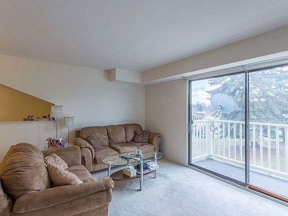 3rd image of 6936 Foxthorn Dr