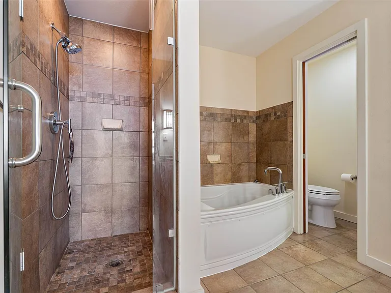1812 West Ave #408 — Photo 9