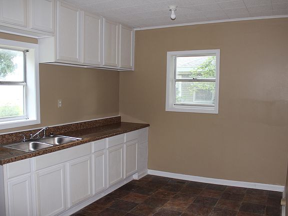 4th image of 206 Butterworth Ave