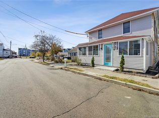 32 Center Ave, East Haven, CT 06512