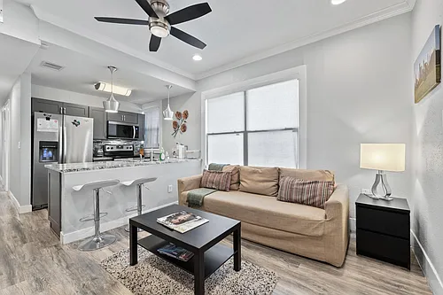 412 Drew St #3 Photo 1