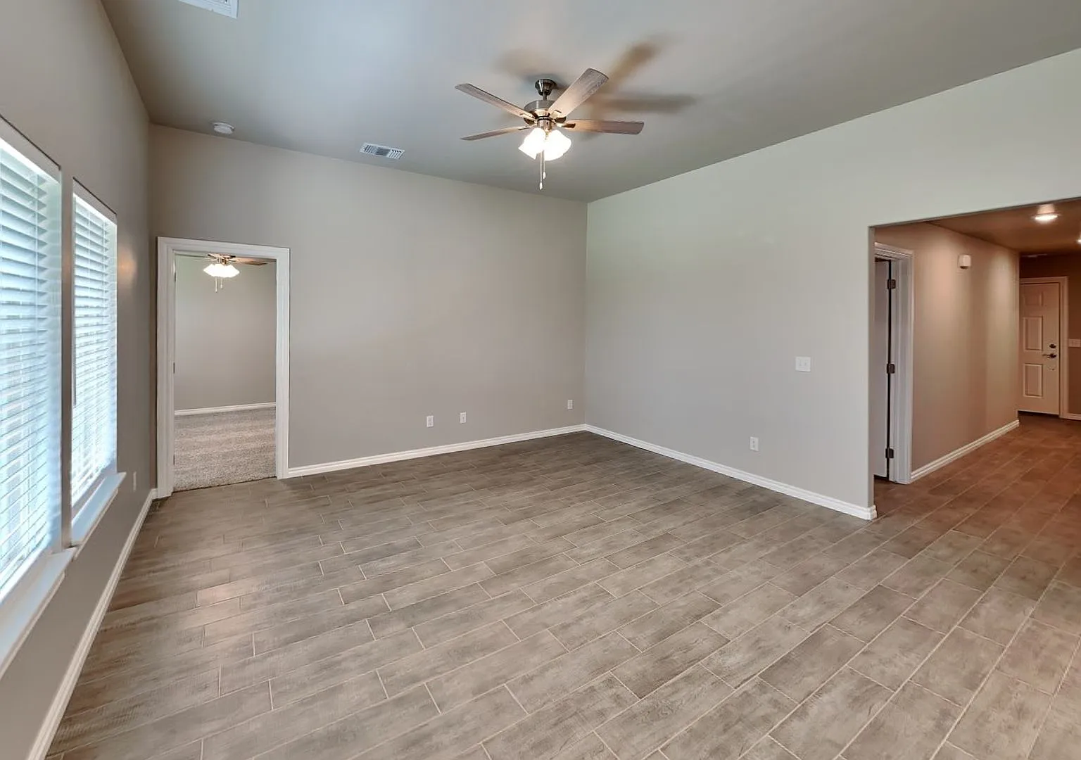 *Leasing Special*Luxury Brand New 3 Bedroom 2.5 Bathroom With Bonus Room In Piedmont Schools- Nei... — Photo 4