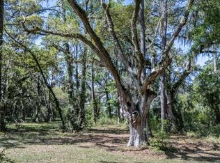 865 Tuckers Rd, Pawleys Island, SC 29585