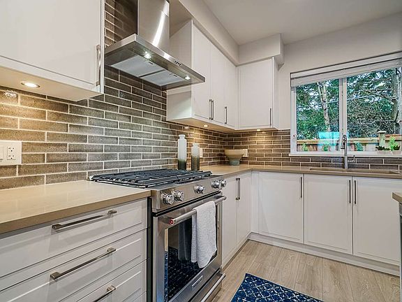 4th image of 70 Seaview Dr #1