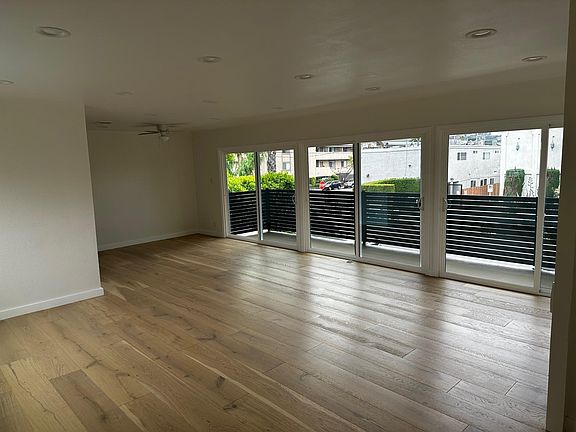 2nd image of 4412 Ventura Blvd #5