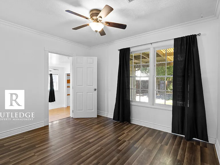 307 Monroe St — Photo 10