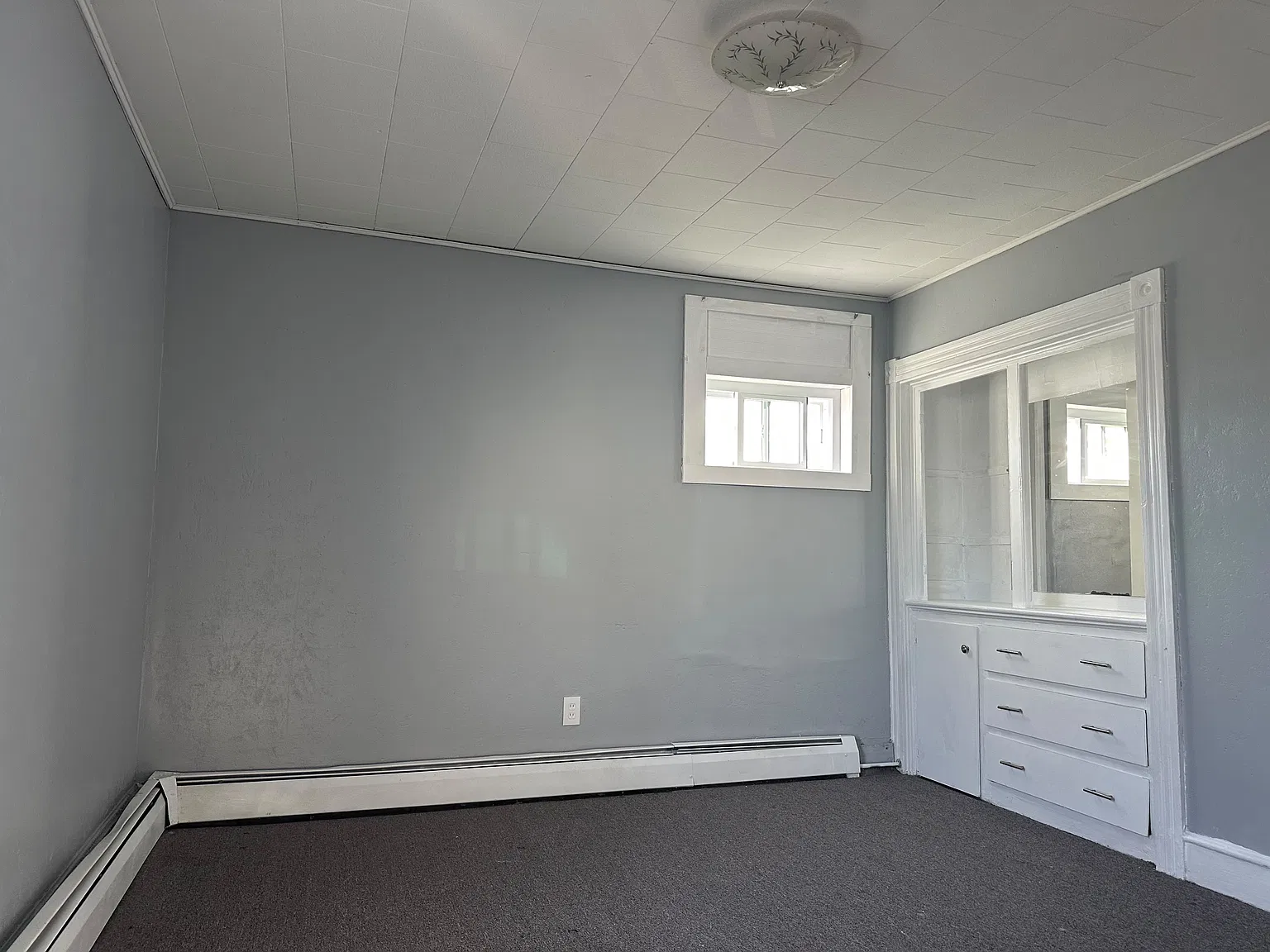 3 bed, 1009 sqft, $2,200 — Photo 1