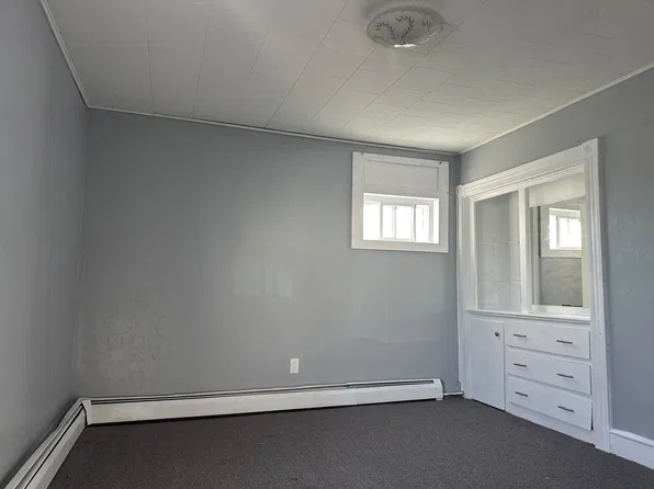 180 Mott St #2, Fall River, MA 02721