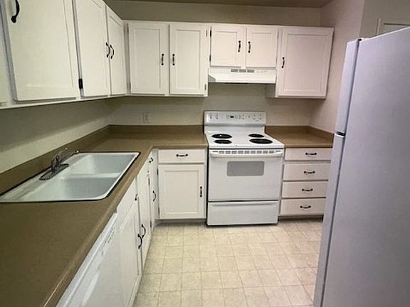 4th image of 1032 E 400 S #307C