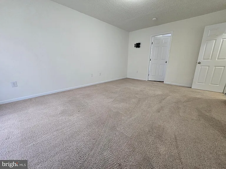 23 Lordship Ln — Photo 23