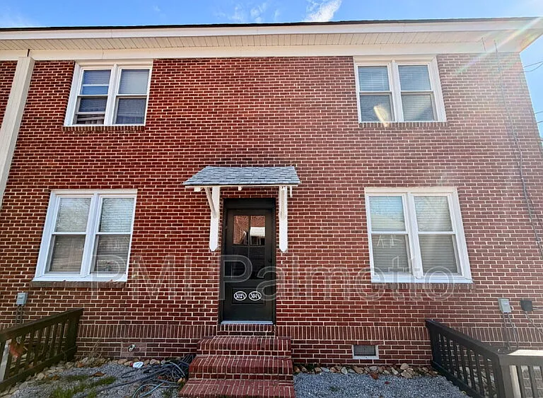 504 1/2 State St — Photo 15