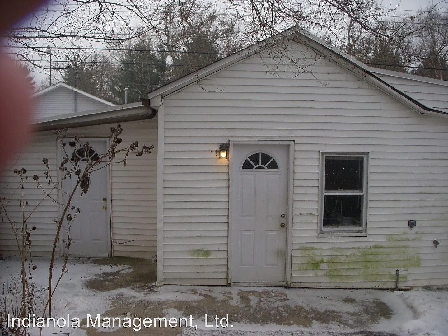 401 Rosslyn Ave photo 1
