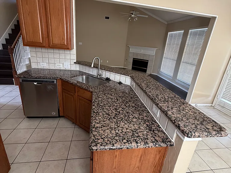 2513 Frosted Green Ln — Photo 13