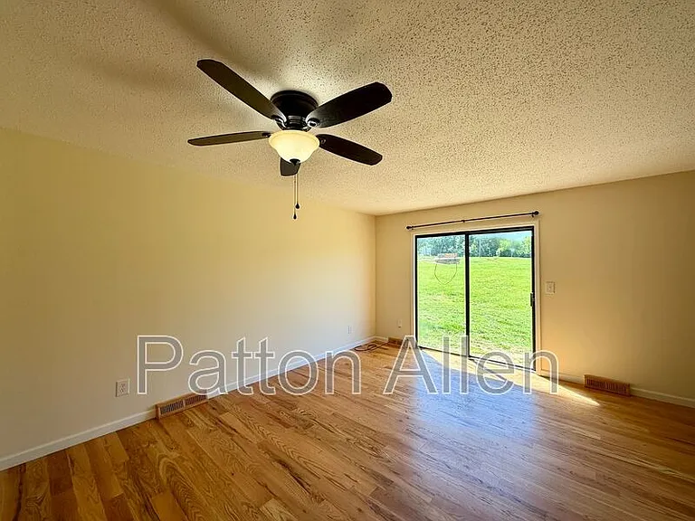 2 Dawnwood Cir — Photo 5