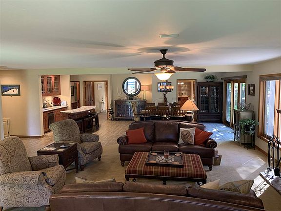 2nd image of 942 Lassen View Dr