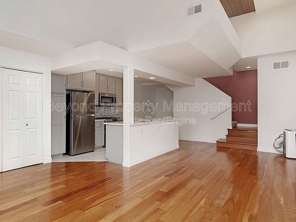 4th image of 2231 Felspar St