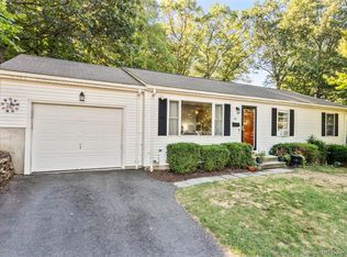 42 Fairwood Farms Dr, West Hartford, CT 06107