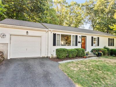 42 Fairwood Farms Drive, West Hartford, CT, 06107