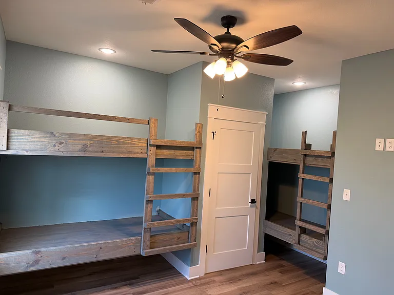 105 Adams Dr — Photo 22