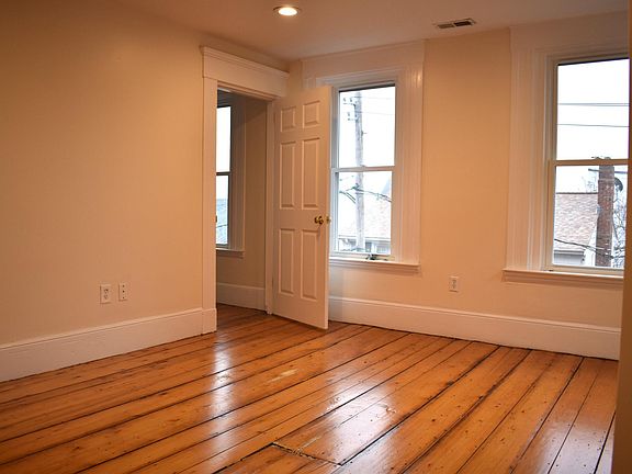 4th image of 6 Sackville St #3