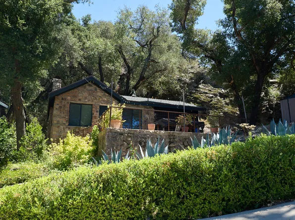 380 Loftyhill Dr, Malibu, CA 90265