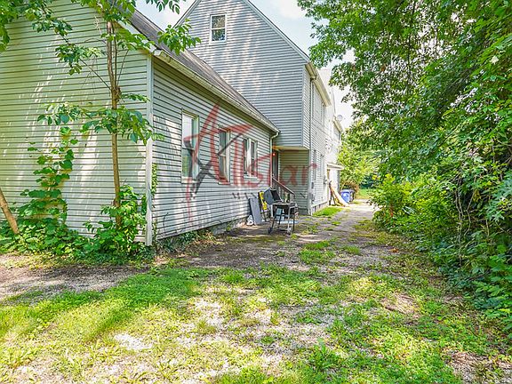 3rd image of 3432 E 69th St #3