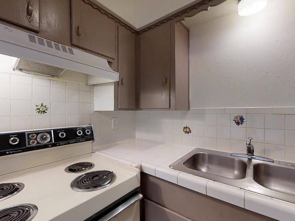 1st image of 5207 Columbia Ave #B1
