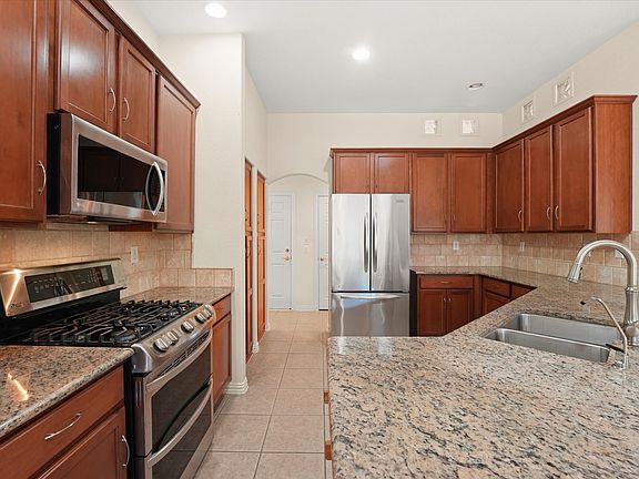 3rd image of 9612 Colbert Cv