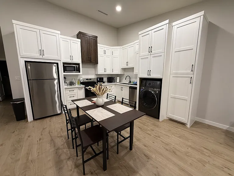 322 W Madison St #2 — Photo 2
