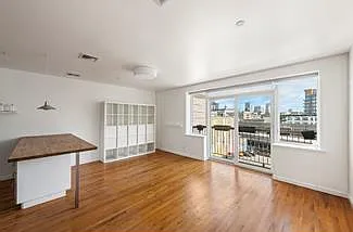 170 Broadway — Photo 2