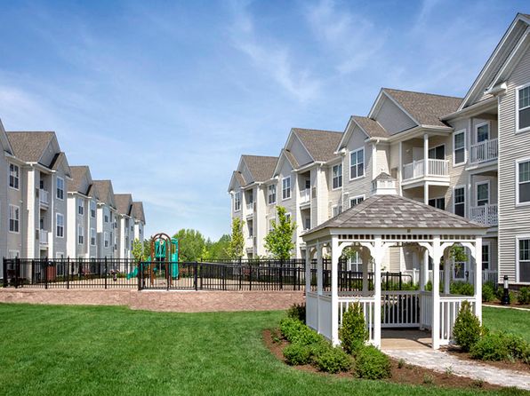 300 Waverly Ave #704