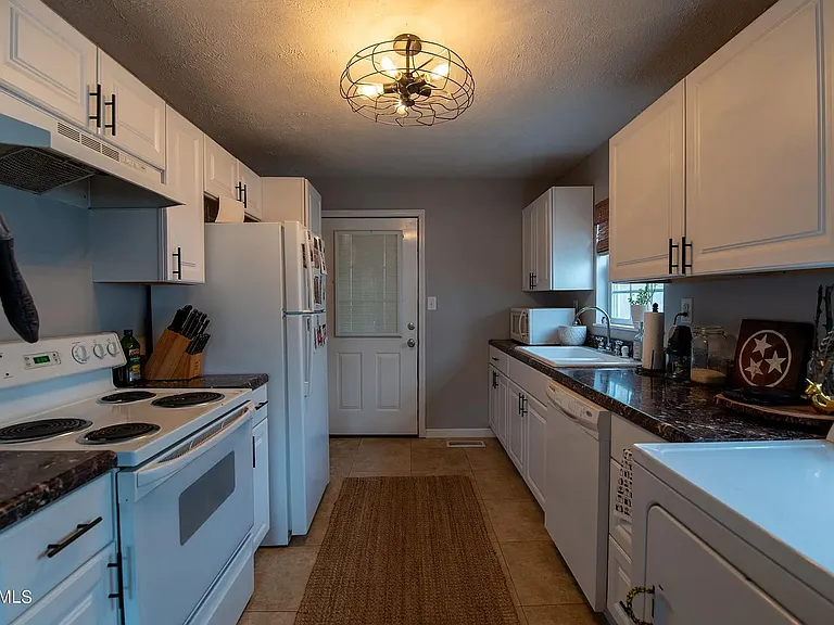 1133 Fair Dr — Photo 15