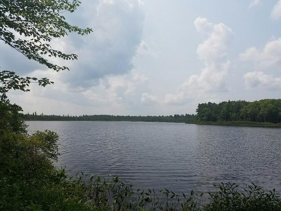 1st image of 523 Lake Dr NE