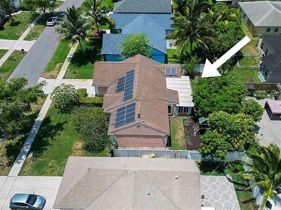 4th image of 9351 Dunhill Dr