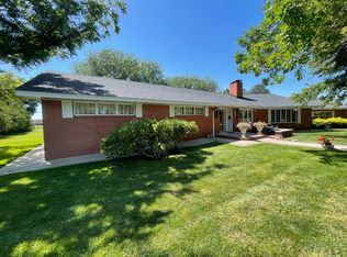 221 N Jackson St, Hugoton, KS 67951