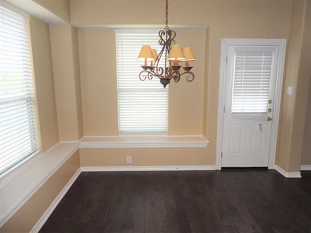 4 bed, 3.5 bath, 3569 sqft, $3,565 — Photo 4