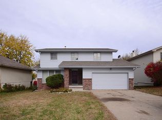 2212 Coventry Dr, Bellevue, NE 68123