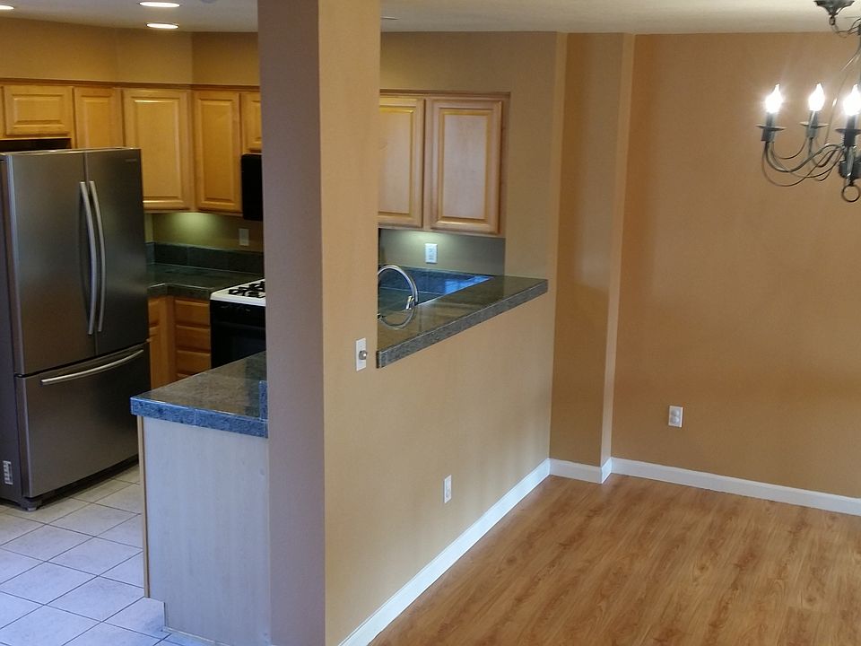 1st image of 364 Meridian Dr