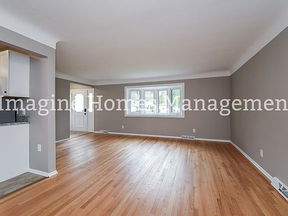 3rd image of 6618 Forest Glen Ave