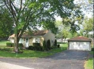 432 Alpine Dr, Round Lake, IL 60073
