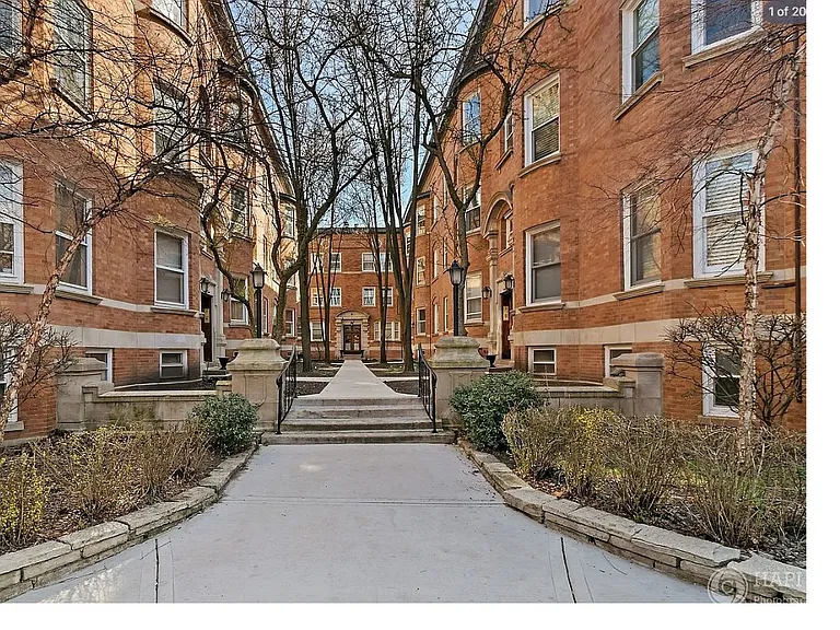633 W Barry Ave #2I — Photo 16