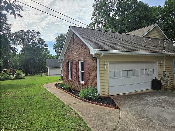 4th image of 118 Bradford Pl