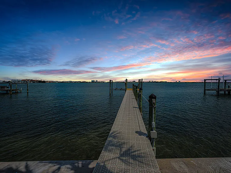 Dock