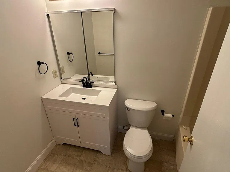 361 Kent Ln — Photo 24