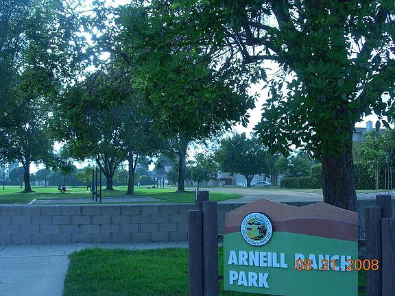 Park at end of Culdesac