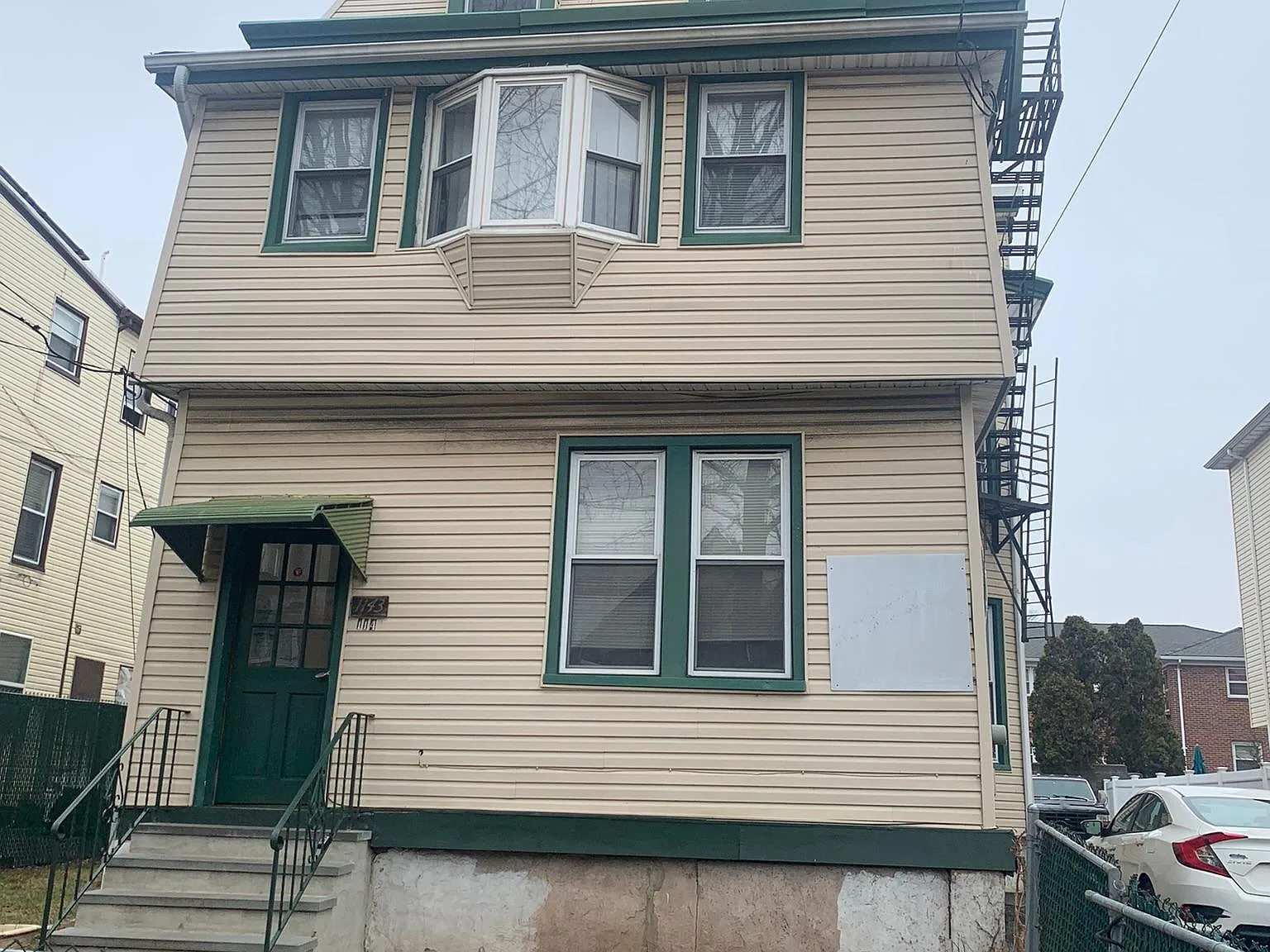 1143 Louisa St — Photo 2