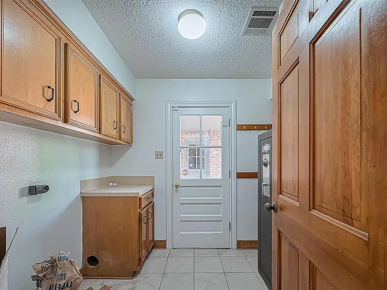 18307 Champion Forest Dr — Photo 5