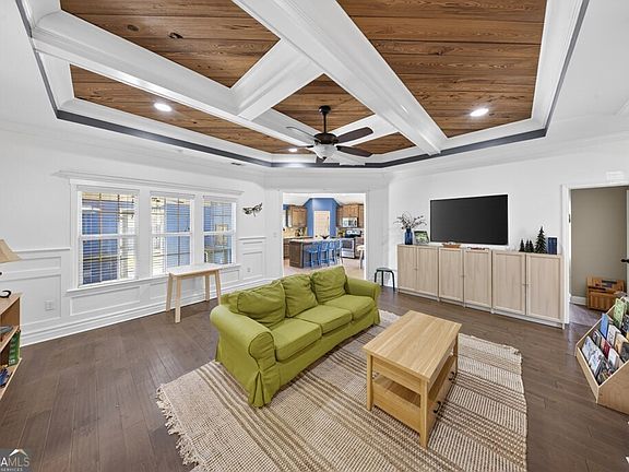 3rd image of 4074 McKenzie Ln
