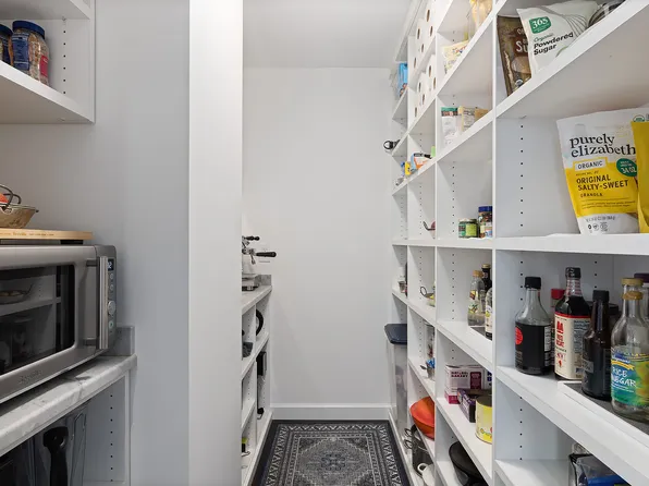 910 Park Avenue image 7 of 14